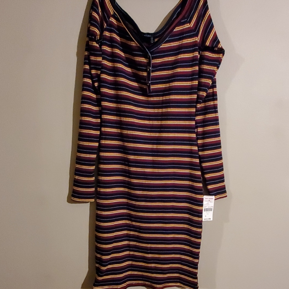 Dress - Picture 3 of 5